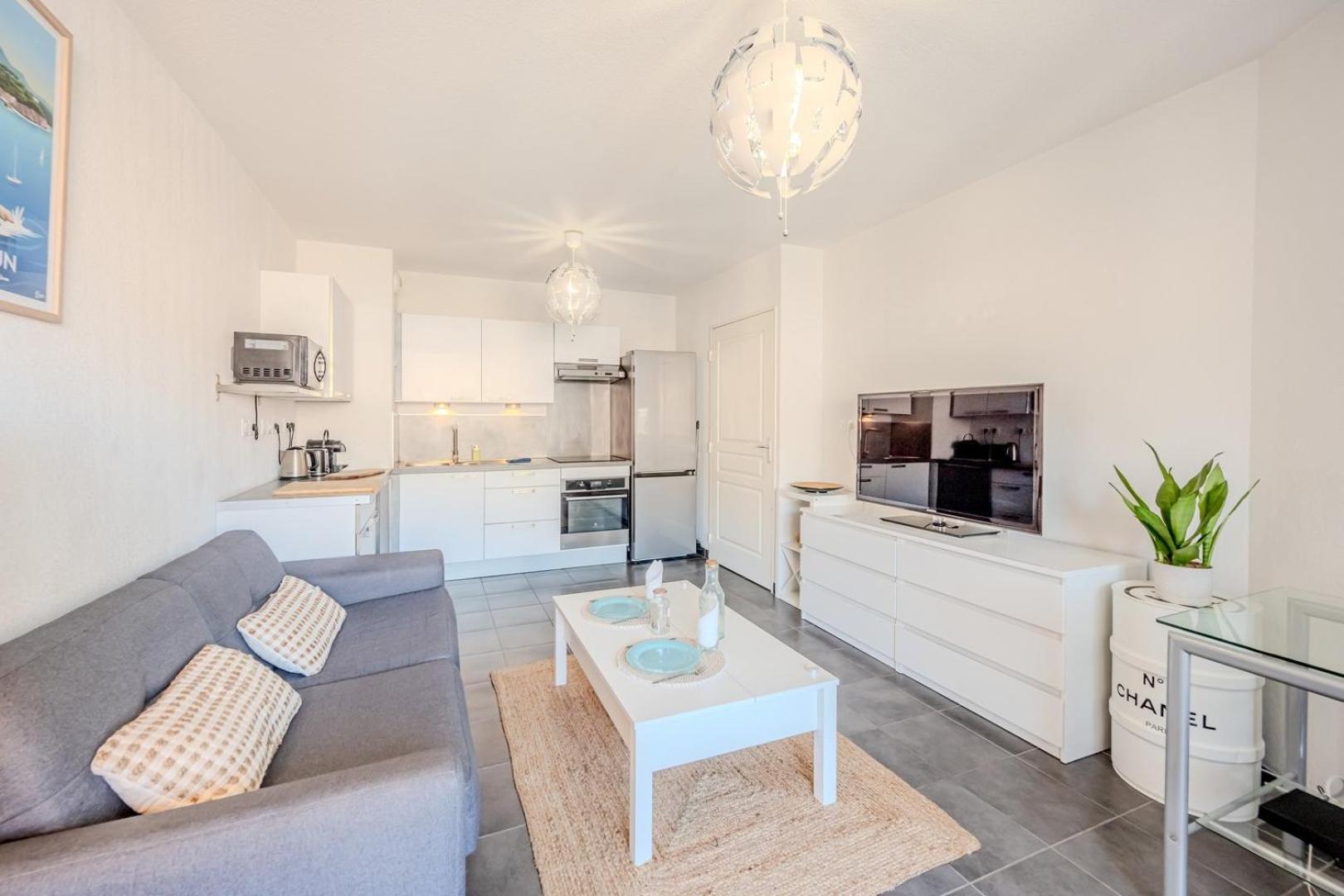 Le Neroli T2 Dernier Etage Avec Terrasse Et Garage Apartment Toulon Exterior photo